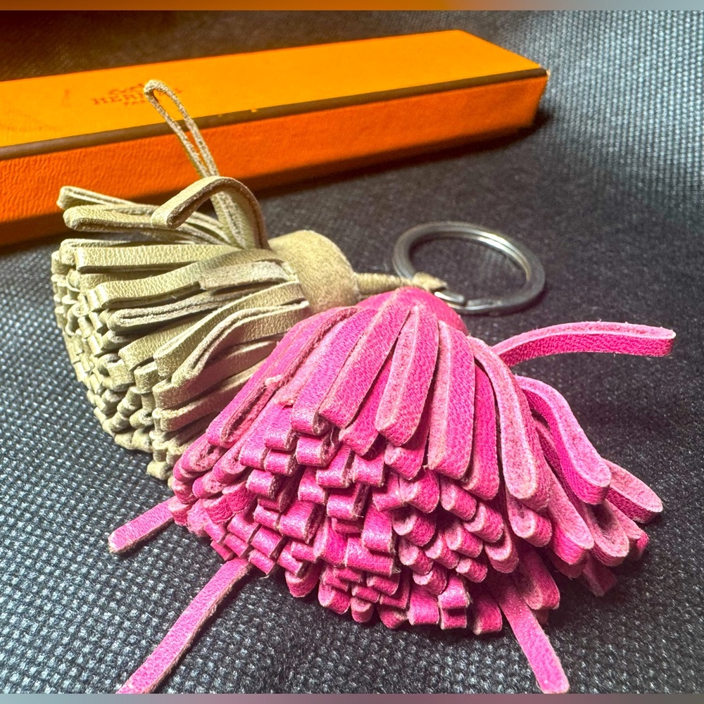 Hermes Duo Bag Charm Carmen Uno Dos Rare Combo Ring Tassel Accent Tan & PINK - Picture 5 of 9
